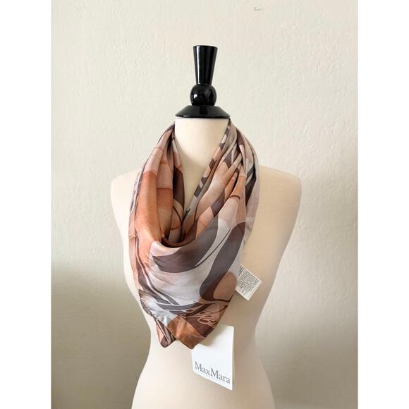 Max Mara 100% Silk Square Scarf Parfumé Mon Âme Made in Italy New with Tags 35" - Picture 1 of 10